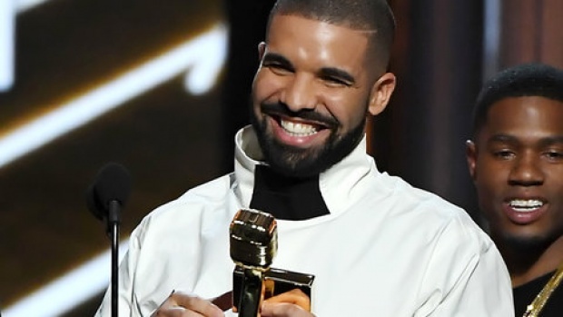 Drake fait péter les records !!
