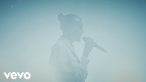 Stromae - La solassitude (NMA Live Performance)